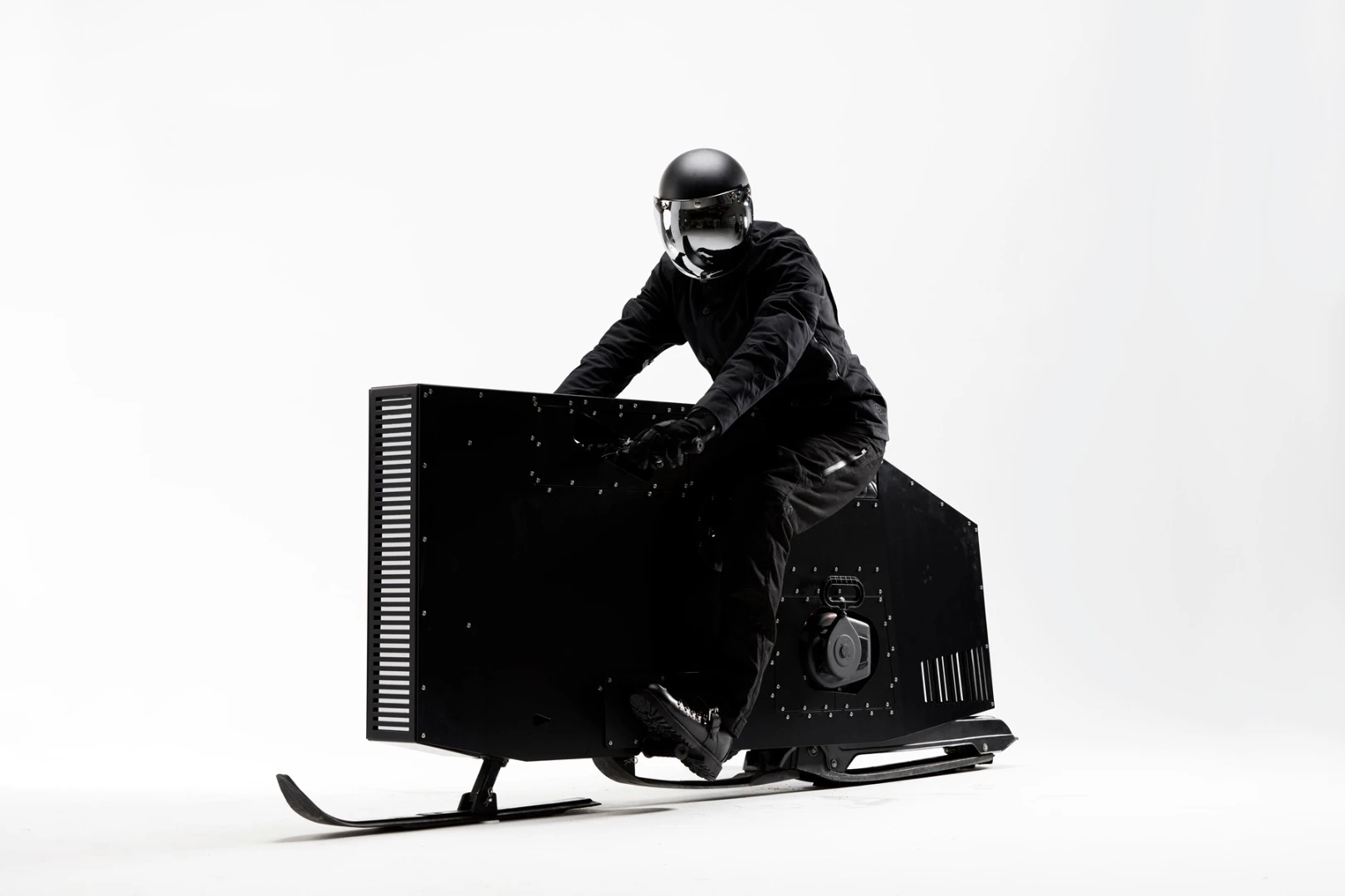 The Snoped is inspired by stripped-down café racer bikes that were designed for speed
