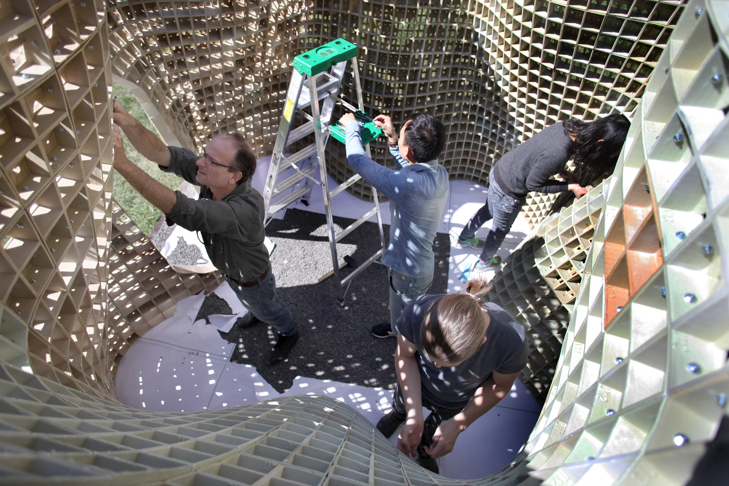 The Bloom pavilion rises to 2.7 m (9 ft) in height, has a footprint of roughly 3.6 x 3.6 m (12 x 12 ft), and is built using a total of 840 customized blocks. (Photo: Tom Levy/UC Berkeley)