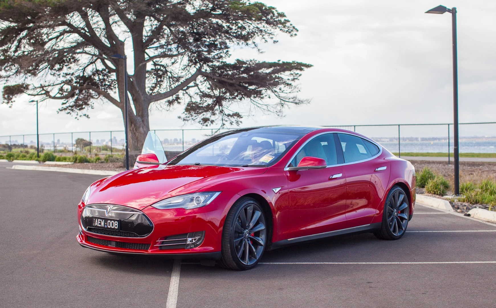 Off the line, the P85D's acceleration is breathtaking