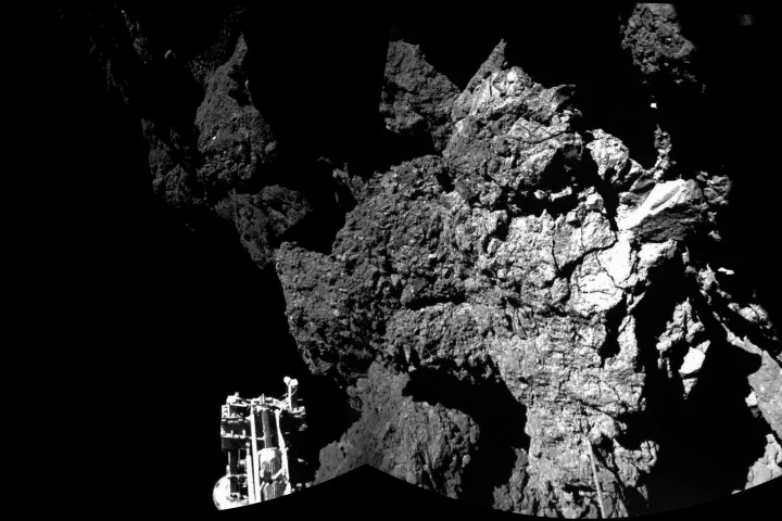 First surface image from Philae after comet landing (Image; ESA)