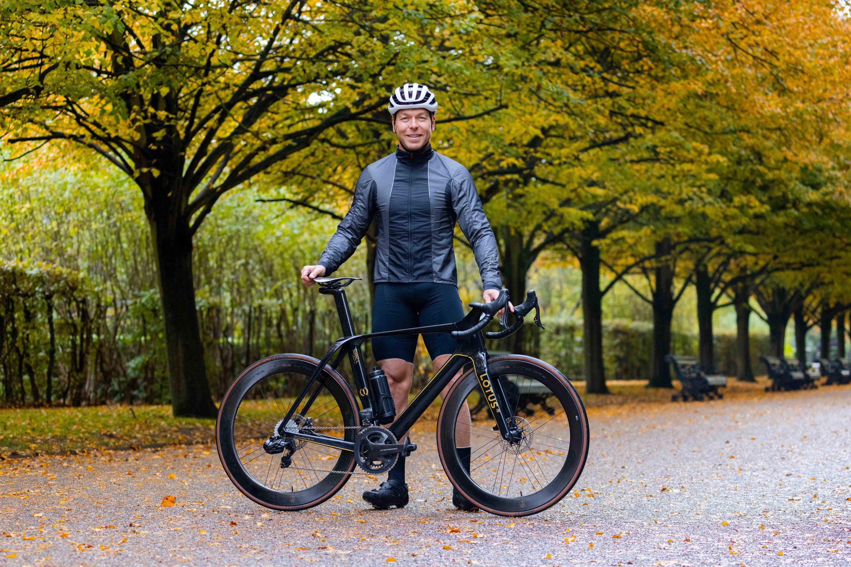 Pro cyclist Chris Hoy with the all-new Lotus Type 136