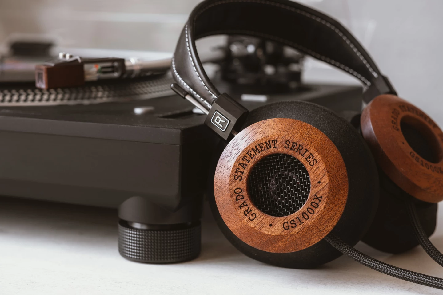 The Statement GS1000x headphones combine the warmth of mahogany with sound-improving ipê wood for the first time in a pair of Grado headphones