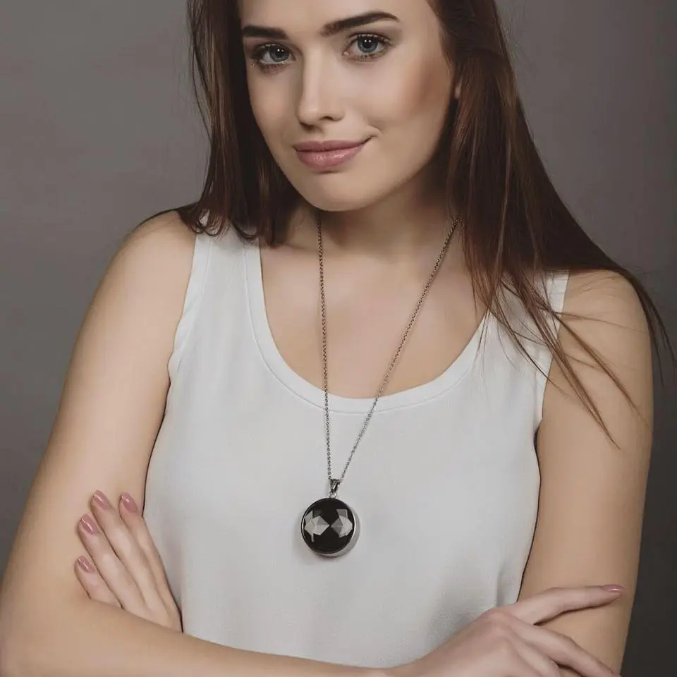Safer Pro, smart jewelry that can send out a call for help, is available now for INR$1,899 (US$28.50)