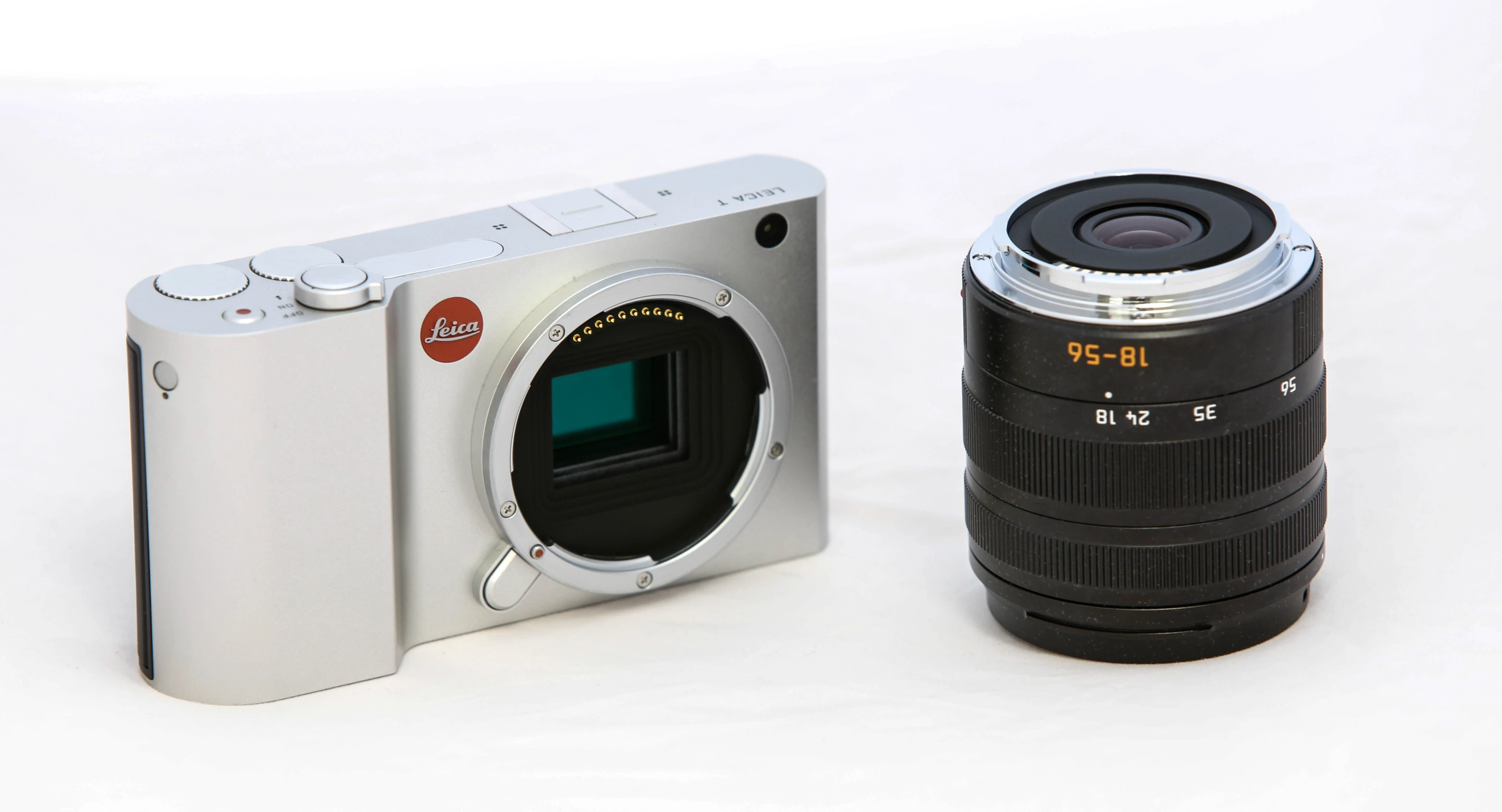 Leica T with 18-56mm Vario-Elmar-T lens (Photo: Loz Blain/Gizmag)