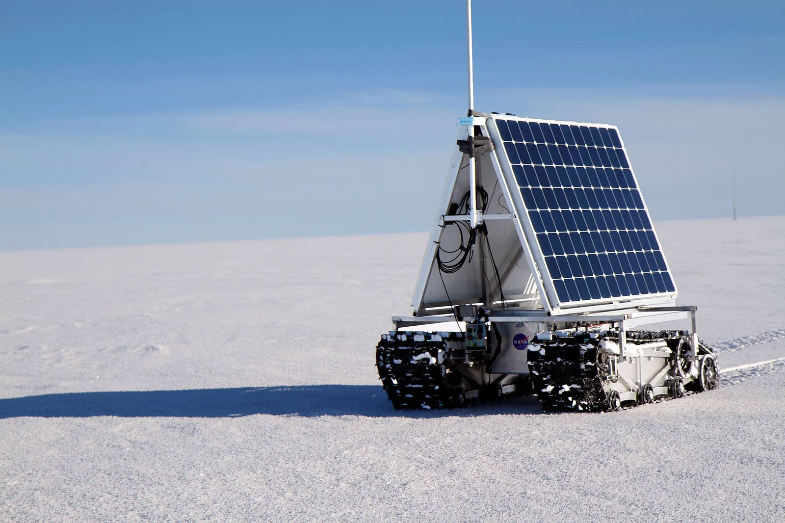 GROVER on the move during a sustained test of the power consumption (Photo: NASA Goddard/Matt Radcliff)