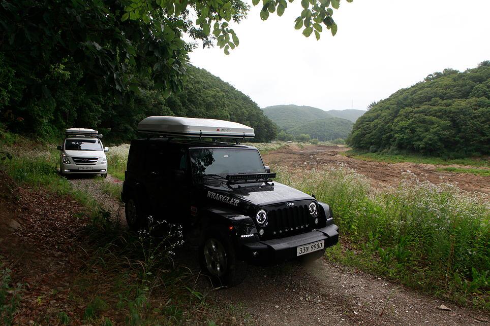 Like other hardshell roof tents, the Hardtop One offers a relatively compact, aerodynamic form while driving
