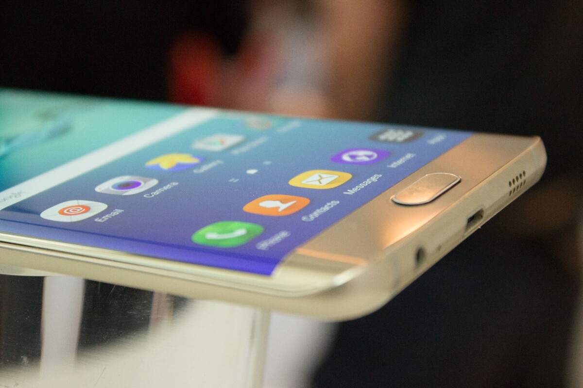 Samsung is still determined to make curved screens a thing, with the Galaxy S6 Edge+