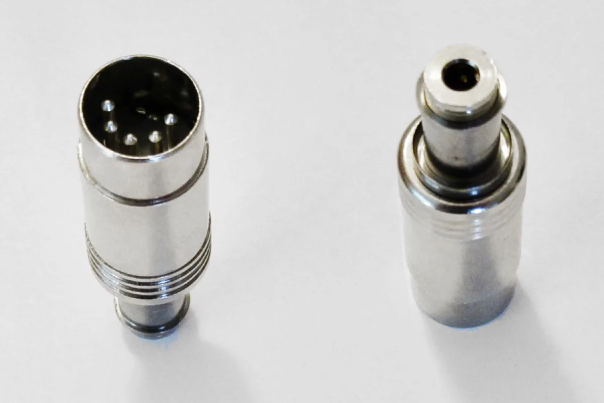 Inside the metal casing is where the Flash MIDI synthesizer lives