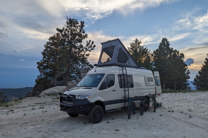 When you grow from a couple to a family, the Cloud Cap lets your adventure camper grow with you