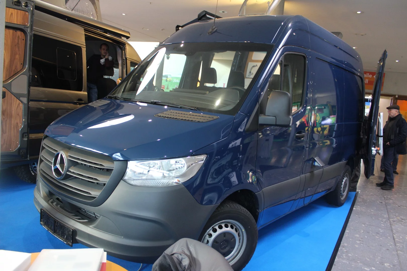 Autocom uses the new Sprinter as the basis of its Cargo Camper City