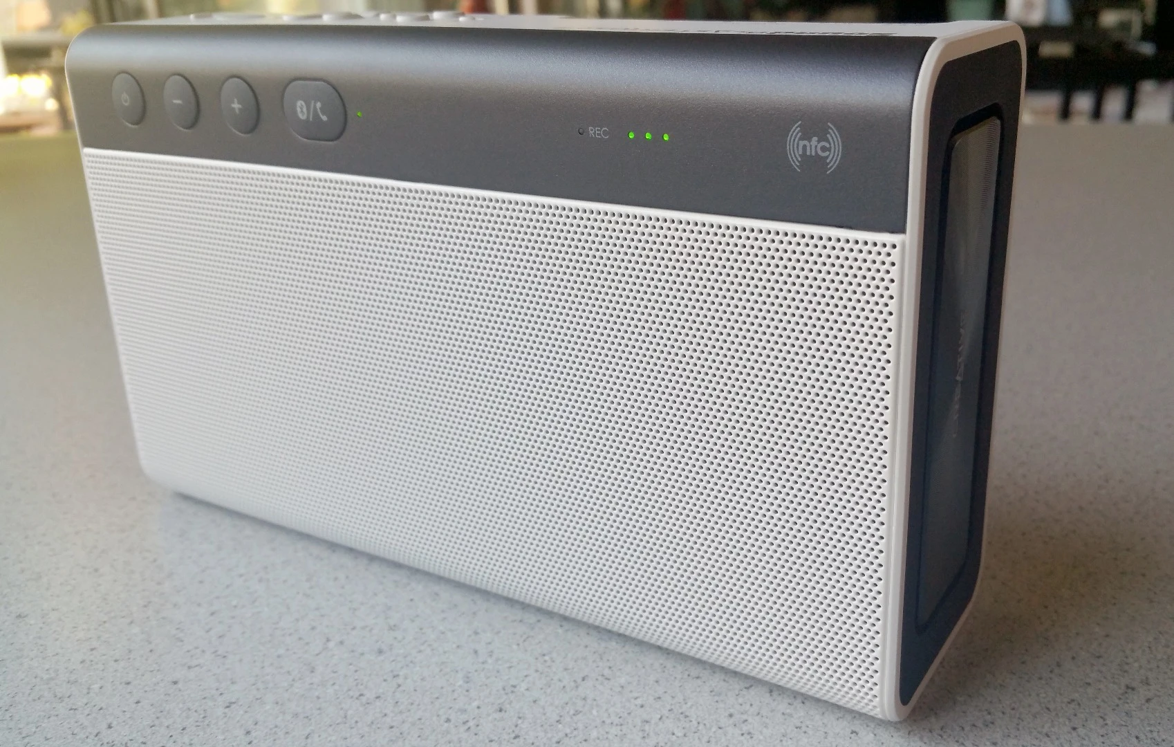 The Creative Labs Sound Blaster Roar 2 speaker is 20 percent smaller than the original, yet doesn't sacrifice on hardware or audio