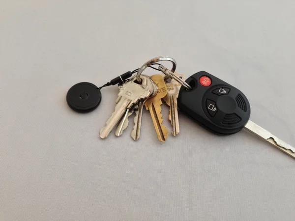 Keys can be hooked to the Button TrackR