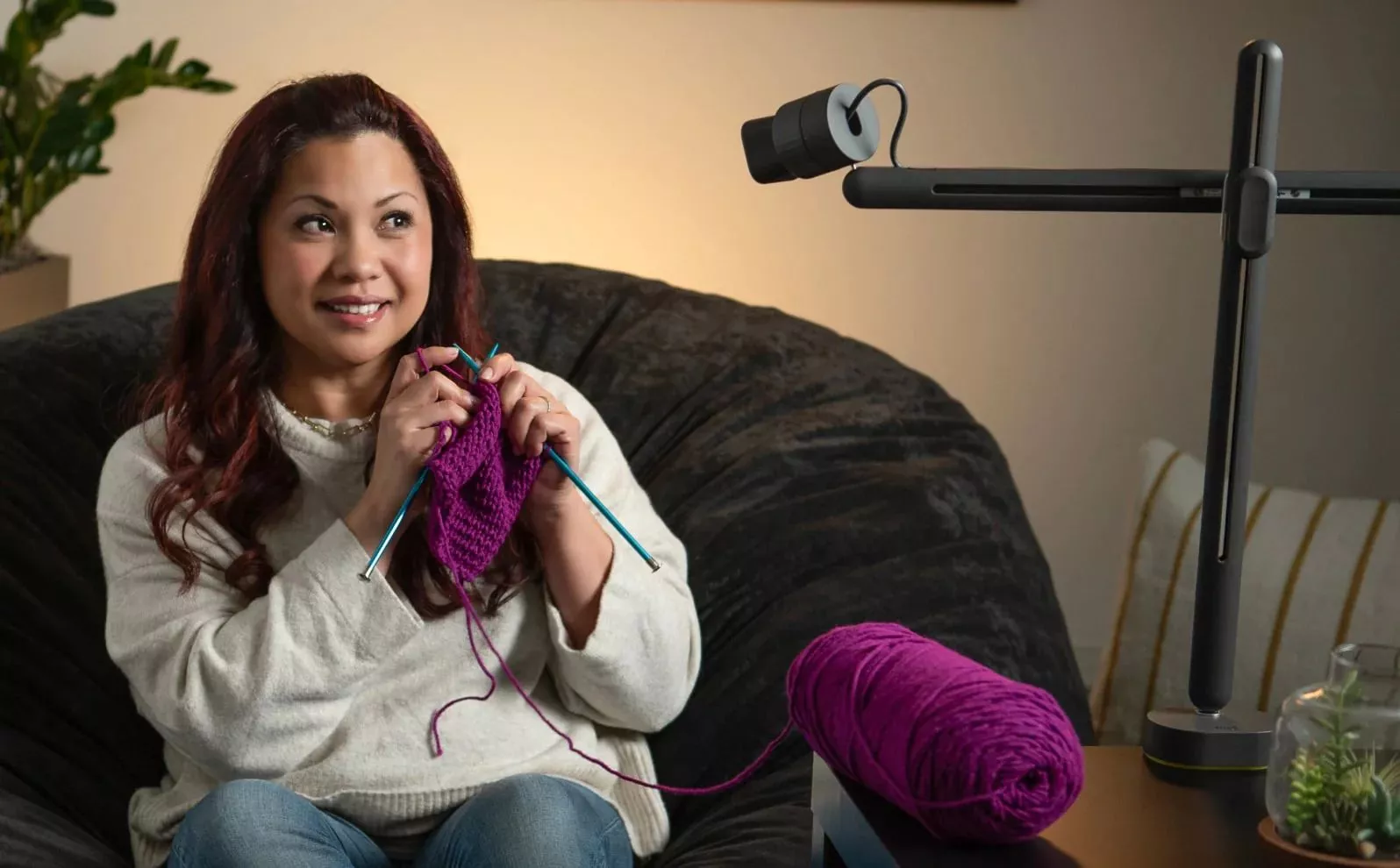 The Reach can be set on a table top with a round base or clamped to a desk