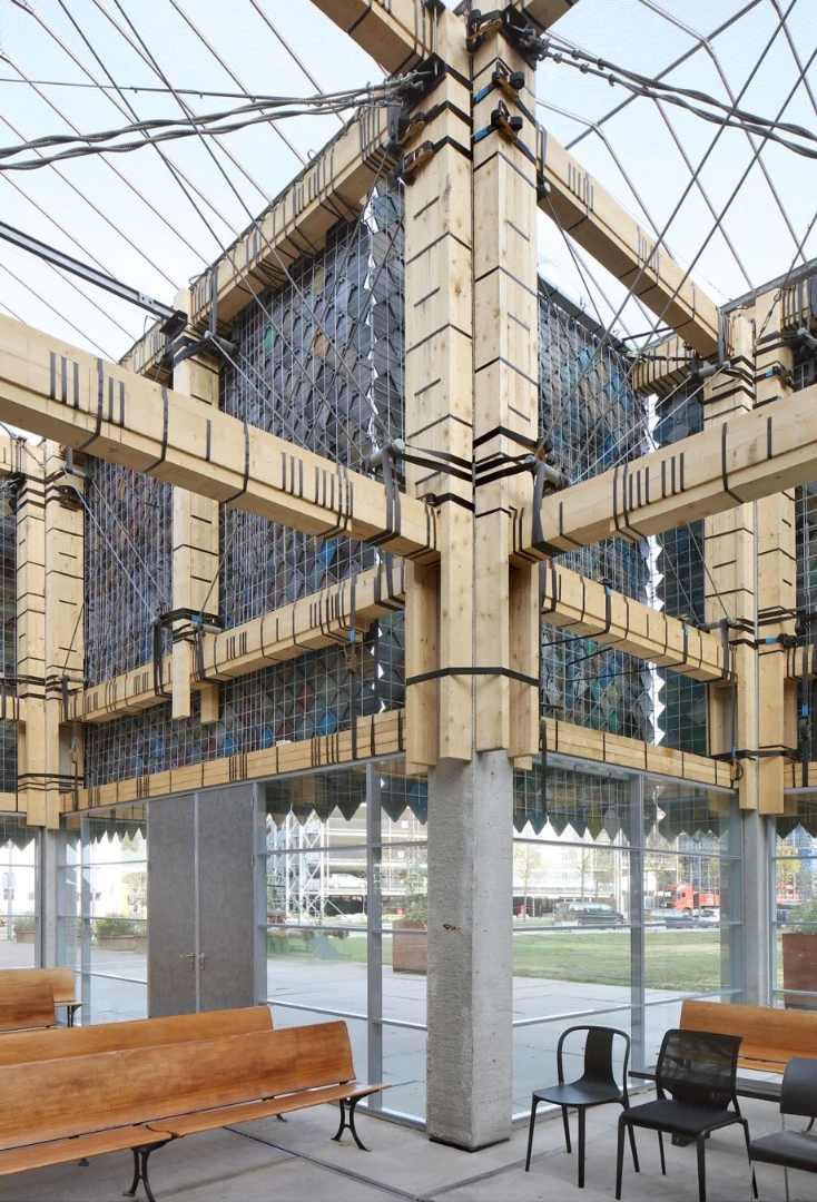 Winner of the Jury Award for Sustainability is the People’s Pavilion built using 100 percent borrowed materials and held together with no screws, glue or drills but just friction steel straps, nylon slings and steel cables so every material can be reused for another purpose