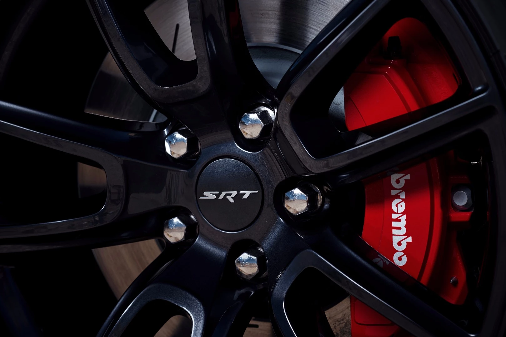 The brakes are from Brembo with 15-inch rotors up front and 13.8-inch rotors at the rear (381 and 350.5mm)