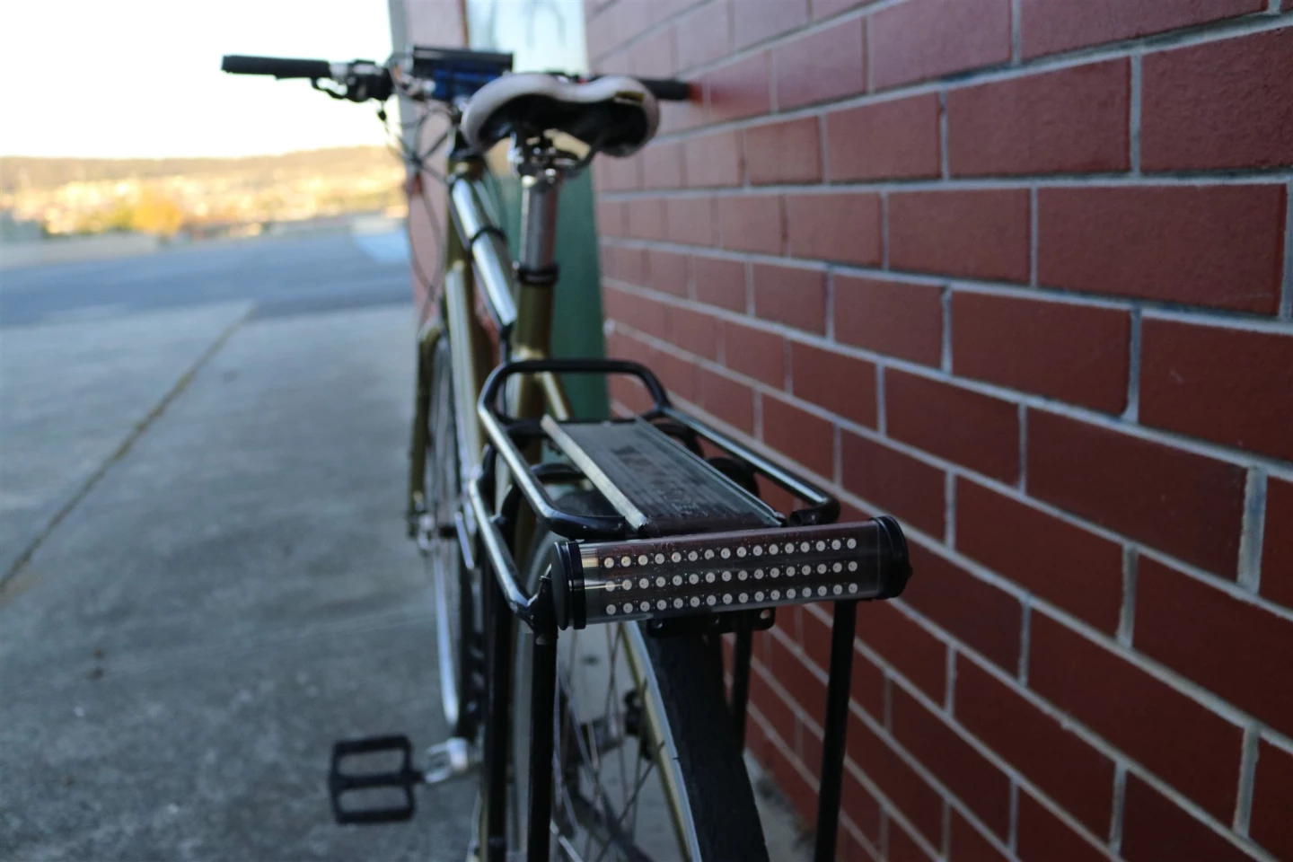 The rear module can be attached to a rack – other mounting systems are in the works