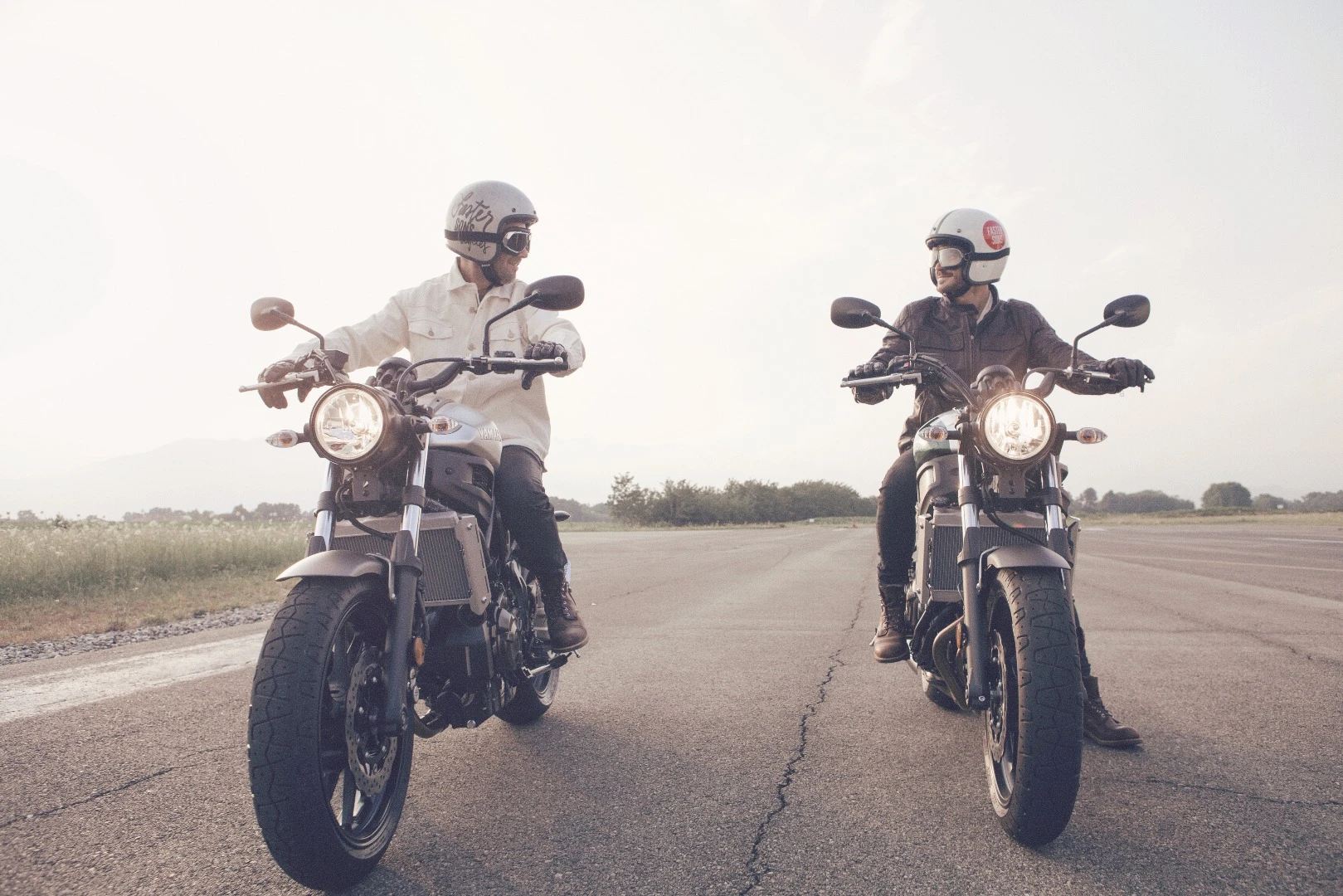 The Yamaha XSR700 will be available in Forest Green and Garage Metal colors