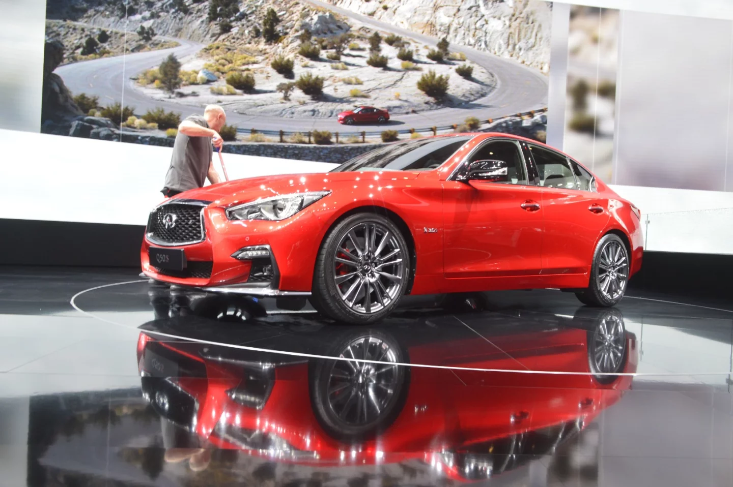The Q50 Sport and Red Sport 400 have a more angular front bumper with wider air intakes and lower scoops