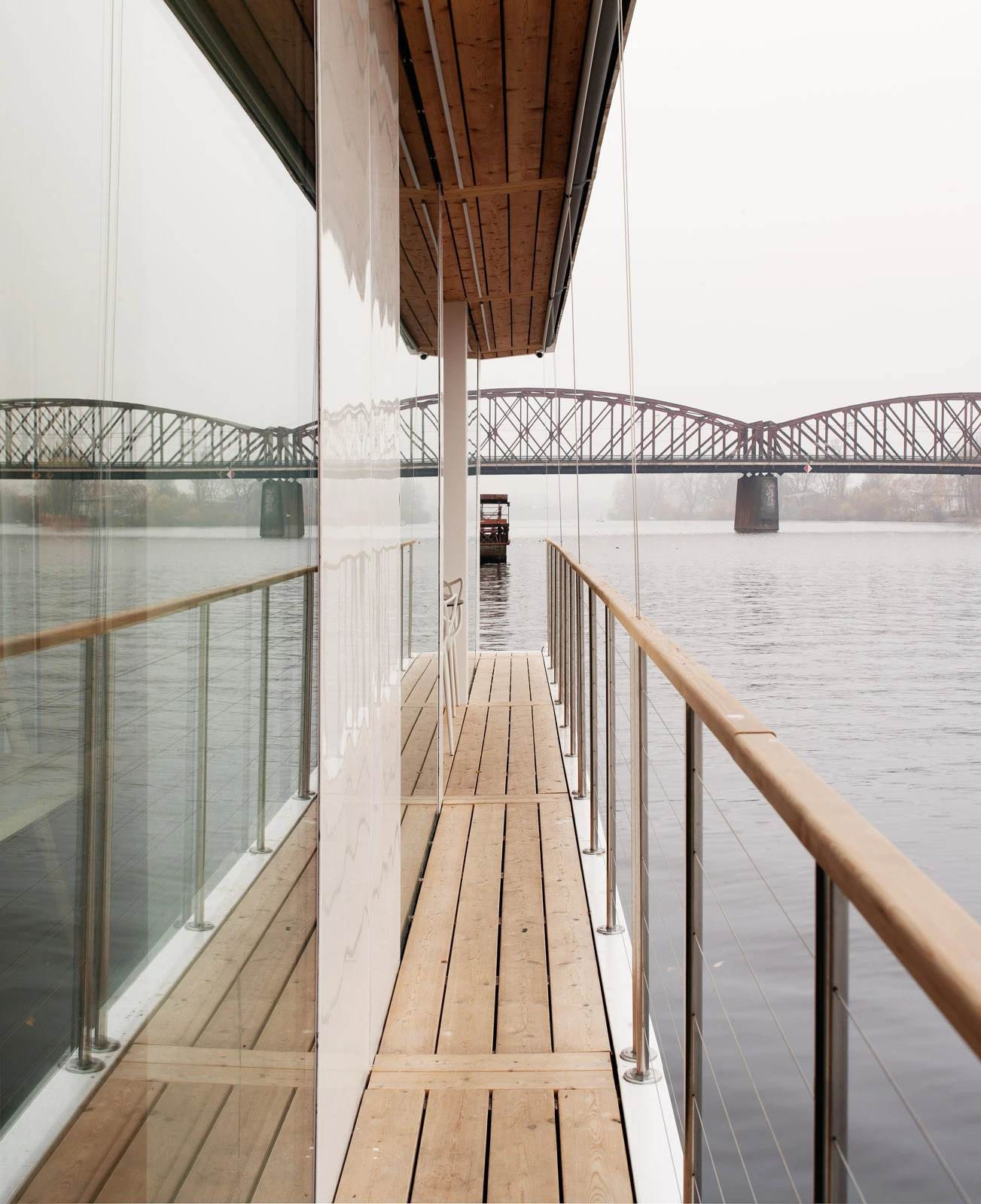 Each unit is offered in either a houseboat-ready or land-based version, so landlubbers need not shell out the extra cash necessary to make the house float (Photo: Port X)