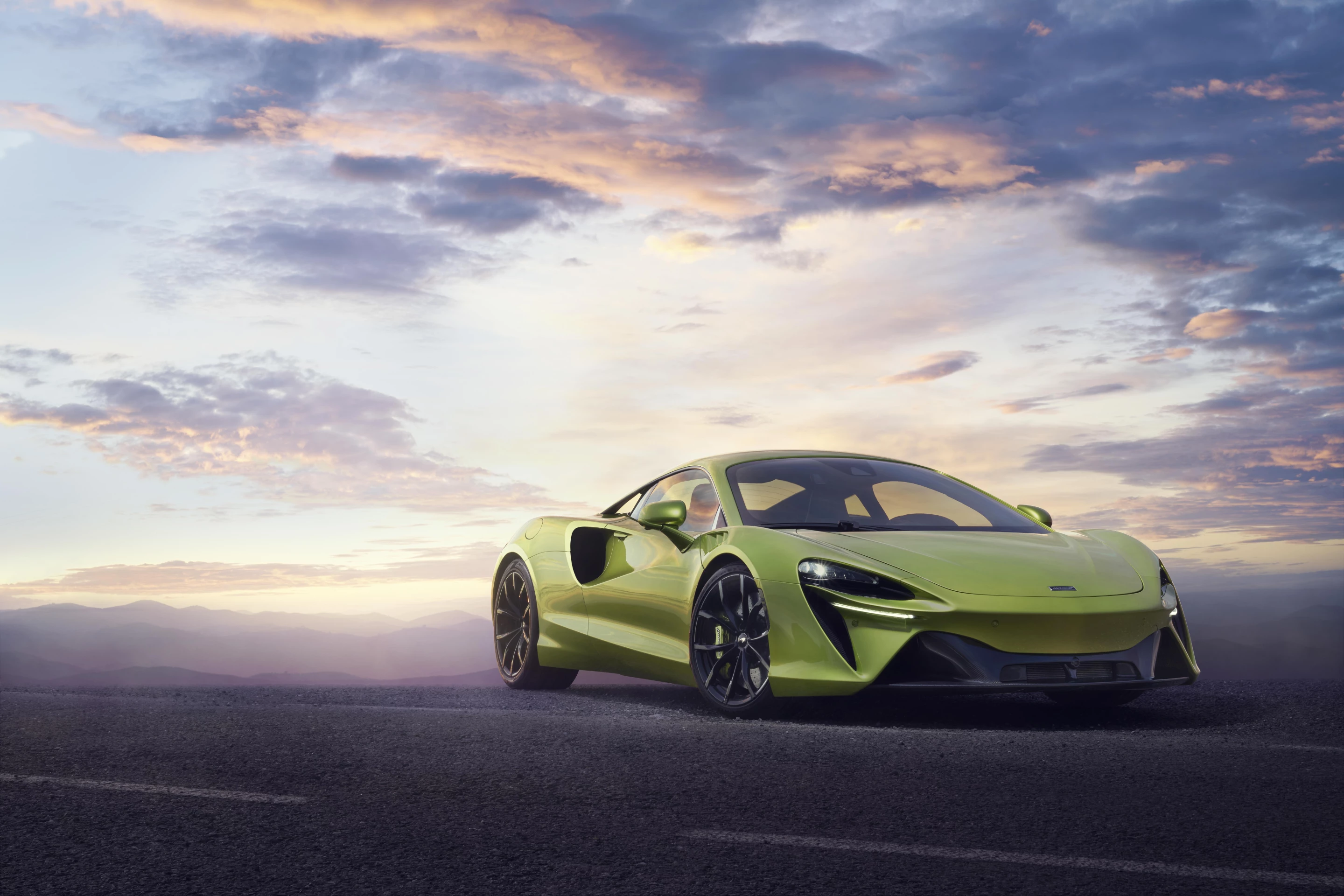 The new Artura is the first series-production hybrid supercar from McLaren