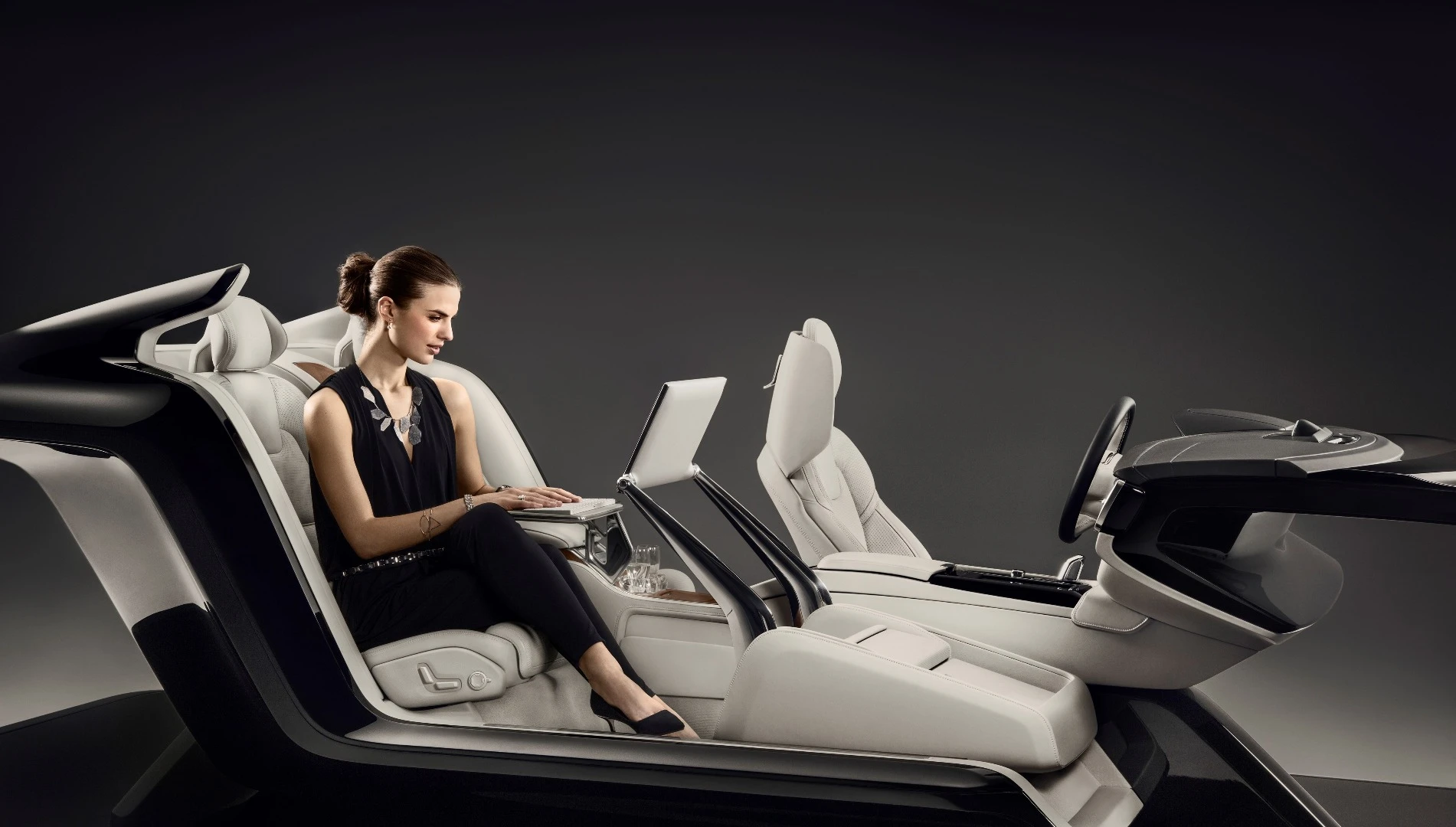 The Lounge Console offers three modes: work, entertainment and relaxation