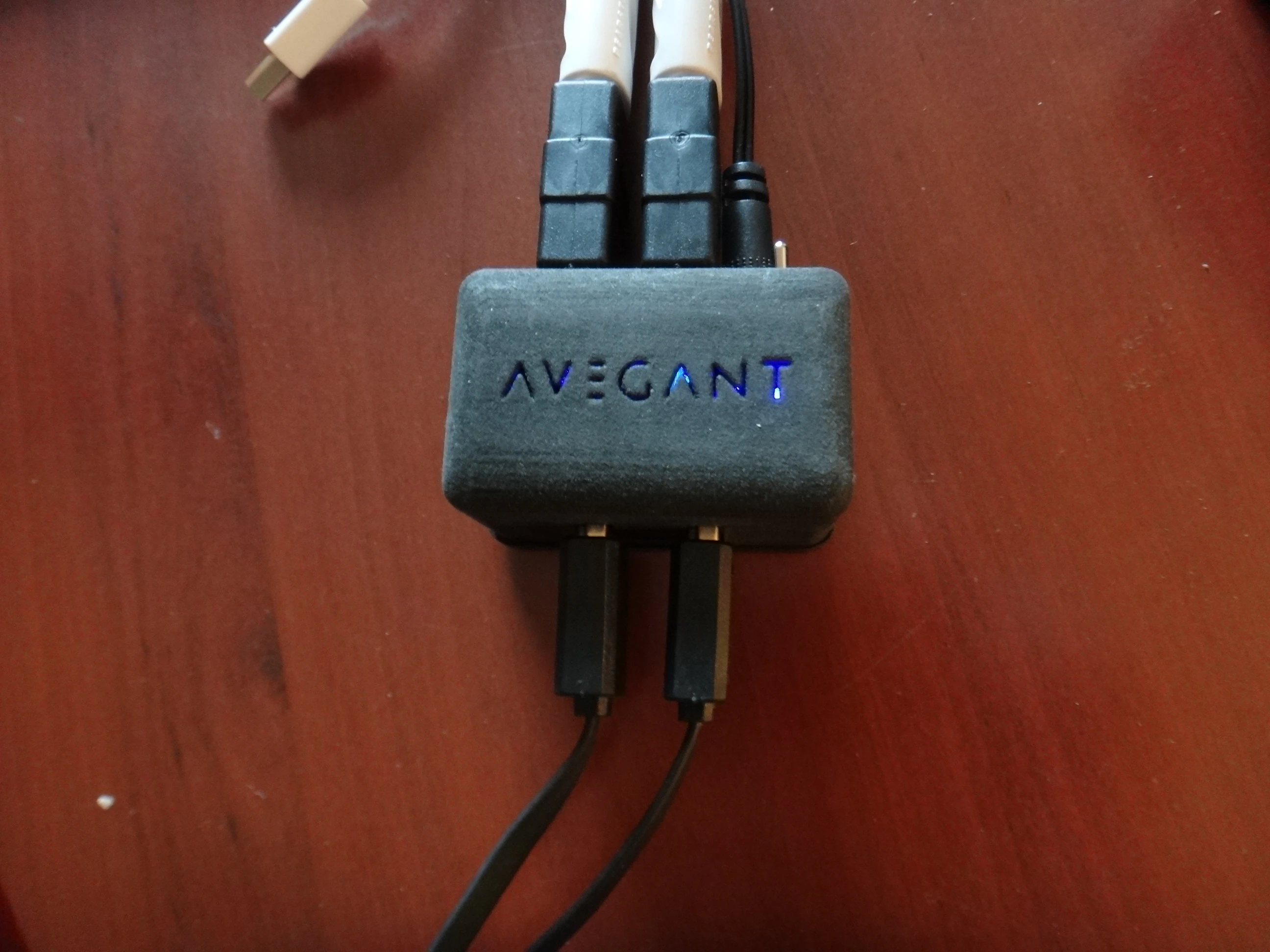 The first video was played through an HDMI connection on a laptop, but the Glyph is just as capable of streaming content from mobile devices, while still using the same control box