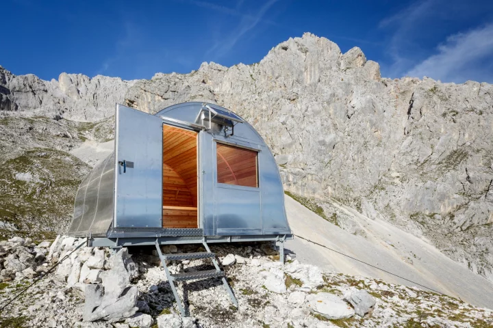 Bivak II na Jezerih can provide temporary shelter for up to six climbers