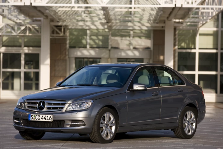 The Mercedes-Benz C 200 CGI Blue EFFICIENCY has reduced its fuel consumption but boosted power