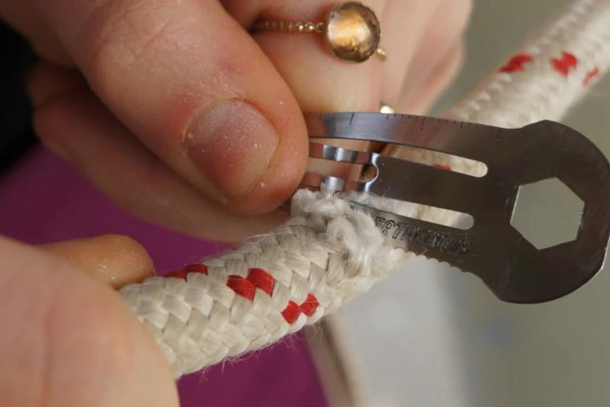 The Leatherdos serves seven functions (such as cutting), besides holding your hair or yarmulke in place