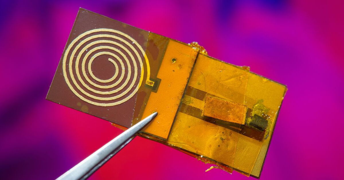 Ffe Sticker Tiny radio-powered sticker measures force applied between objects