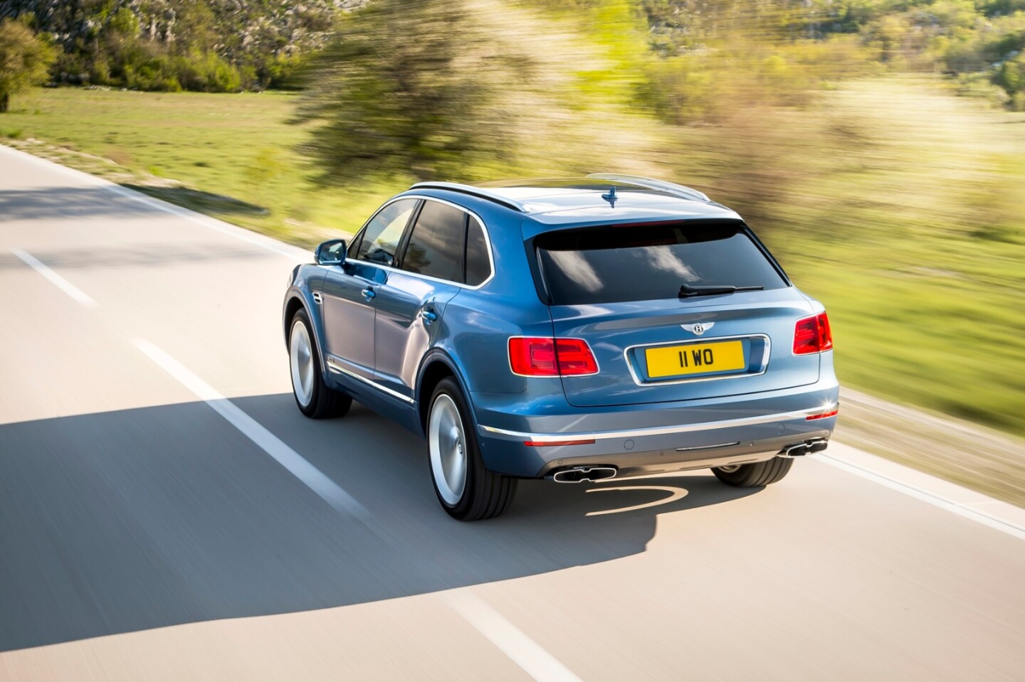 The SUV has a range of over 1,000 km (621 mi)