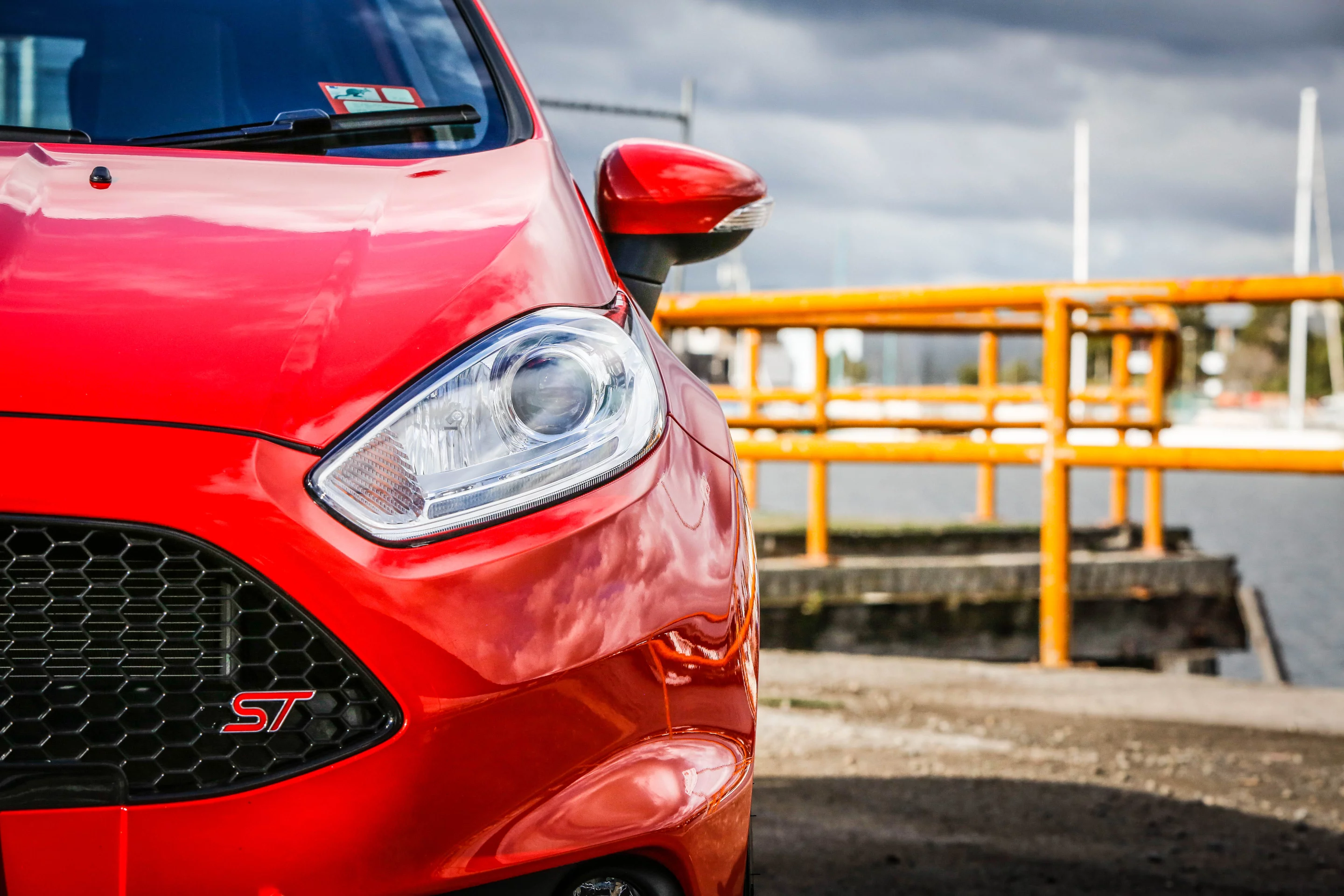2014 Ford Fiesta ST headlight (Photo: Gizmag.com)