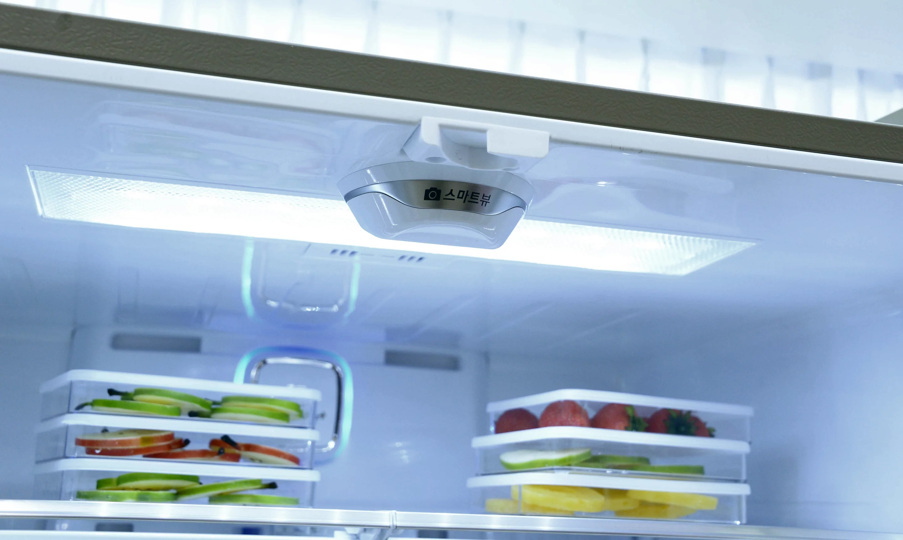 LG Smart Refrigerator has a wide-angle camera that can show users the contents from when it was last opened