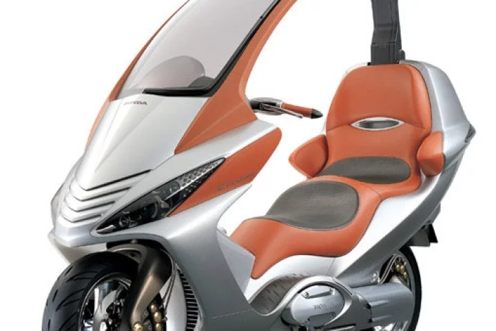 Honda's 750cc Elysium Concept used a CVT and ahad a retractable roof. The Elysium was shown at the 2001 Tokyo Motor Show