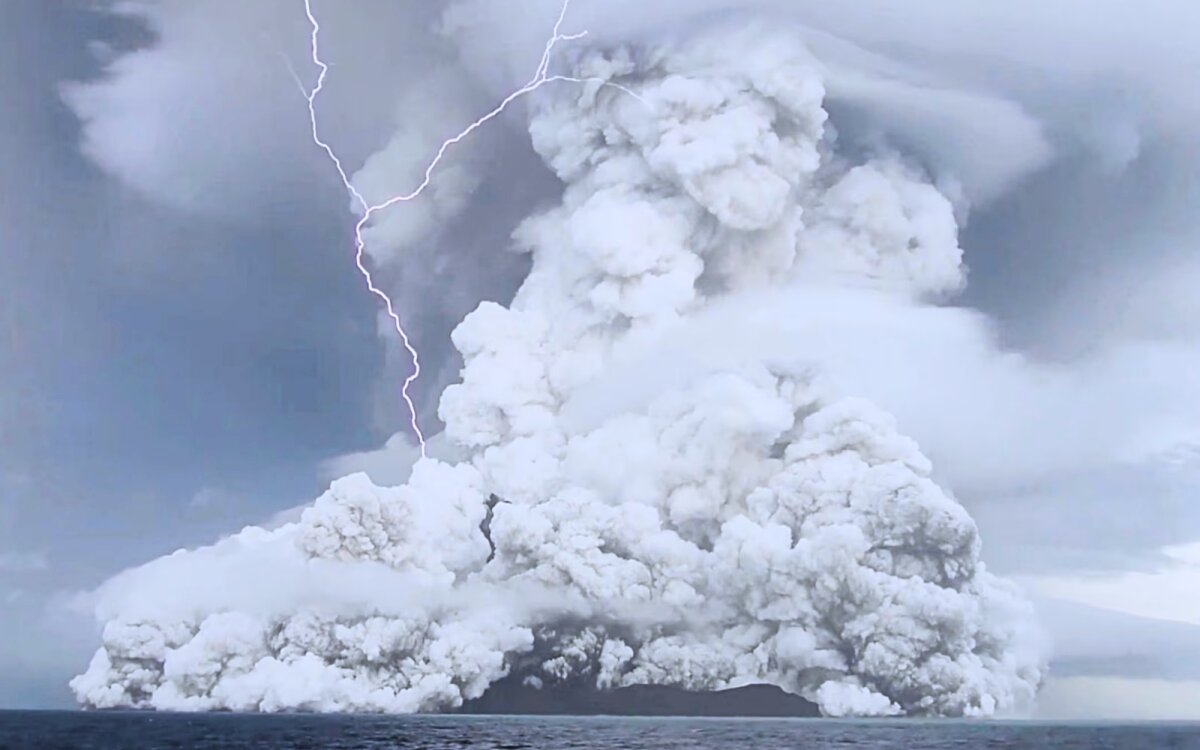 Record-breaking volcanic eruption somehow cleaned up its own pollution