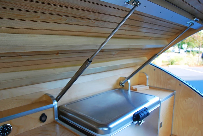 The gas struts make opening the hatch as easy as opening the tailgate on an SUV