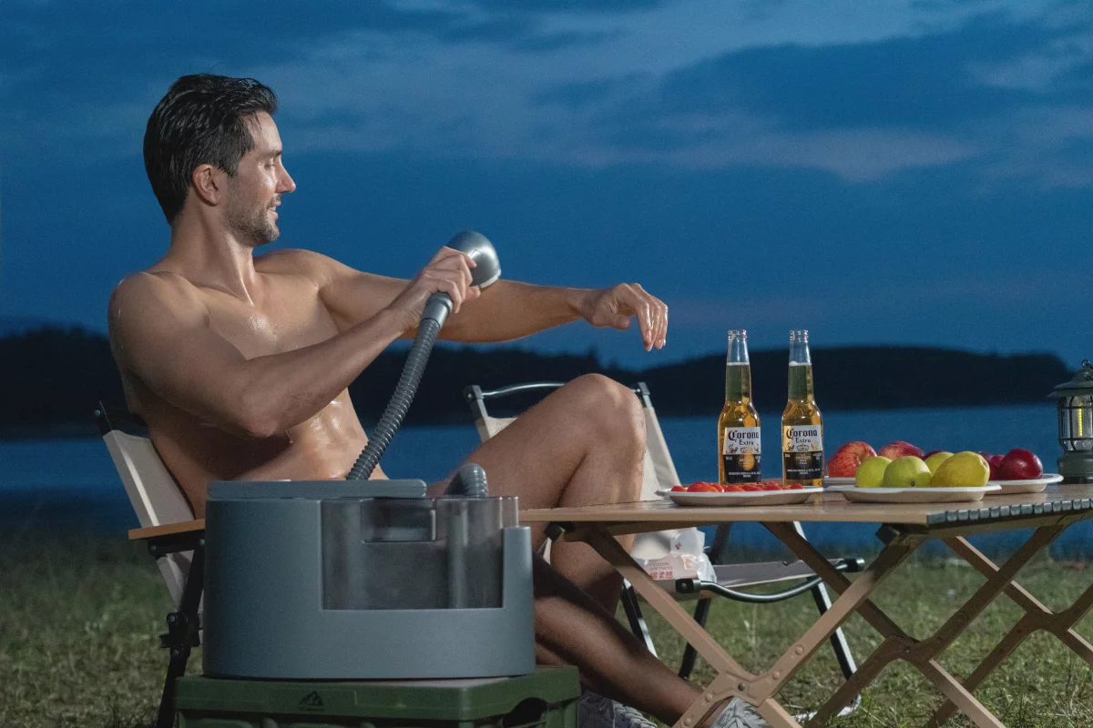 It takes just one minute to shampoo short hair