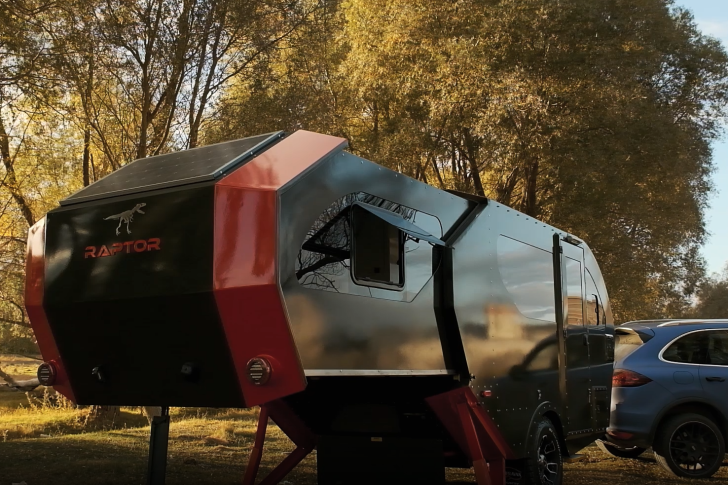 Hunter Nature's Raptor XC includes a rear-mounted solar panel