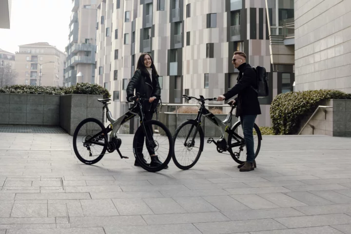 The Overlander urban ebike is available in EU and US motor variants
