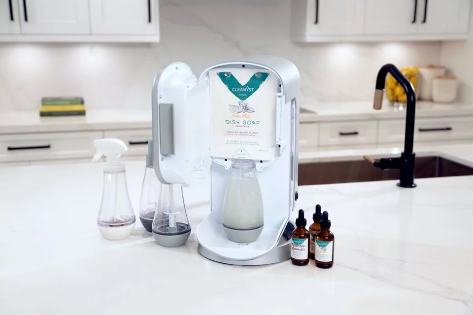 Cleanyst costs US$99 and comes delivered with re-usable bottles and a variety of ready-to-mix sachets