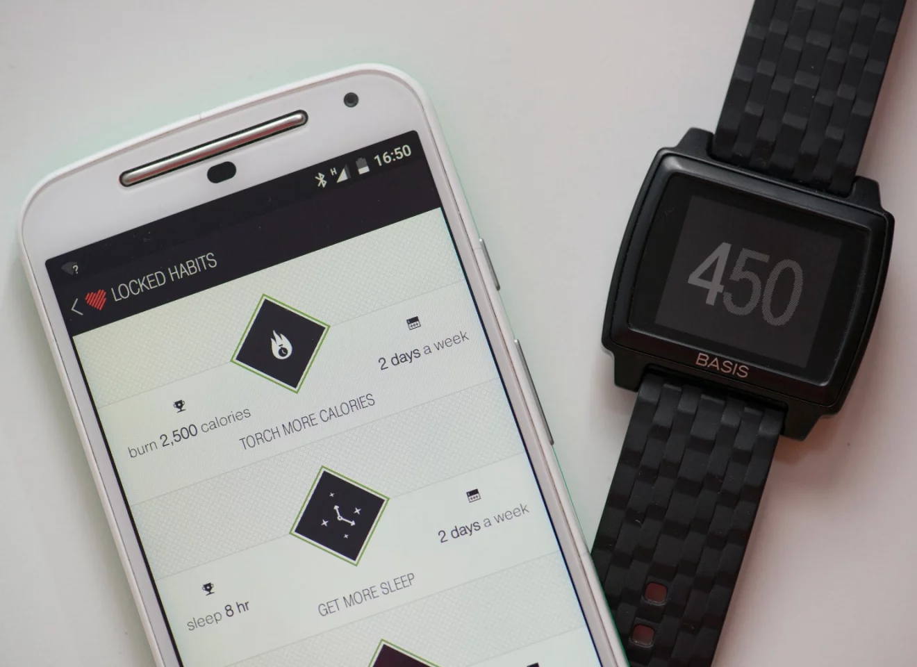 Users of the Basis Peak fitness tracker unlock habit rewards (Photo: Simon Crisp/Gizmag.com)