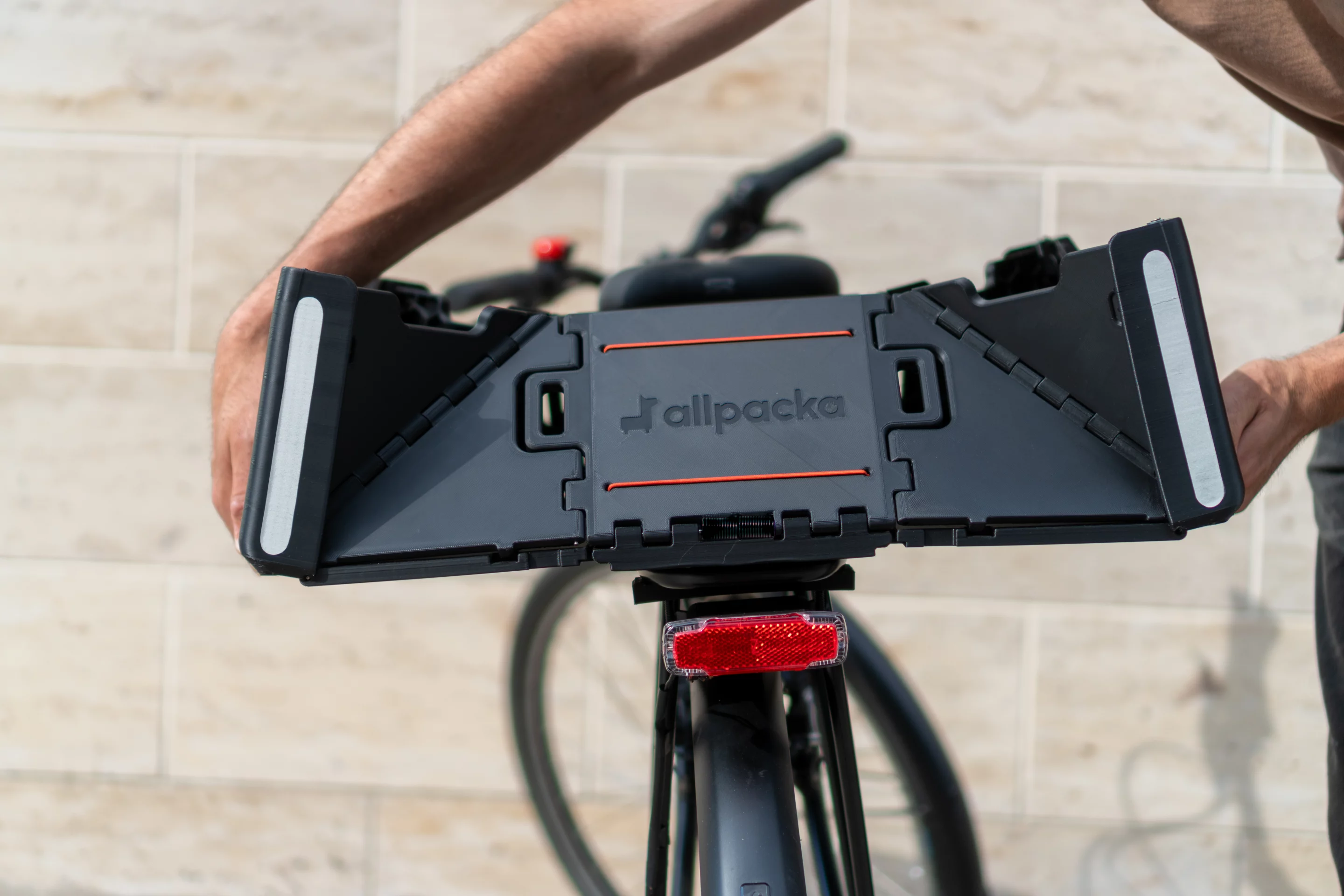 When you need a basket, the Allpacka One flips up in one swift motion to give you one