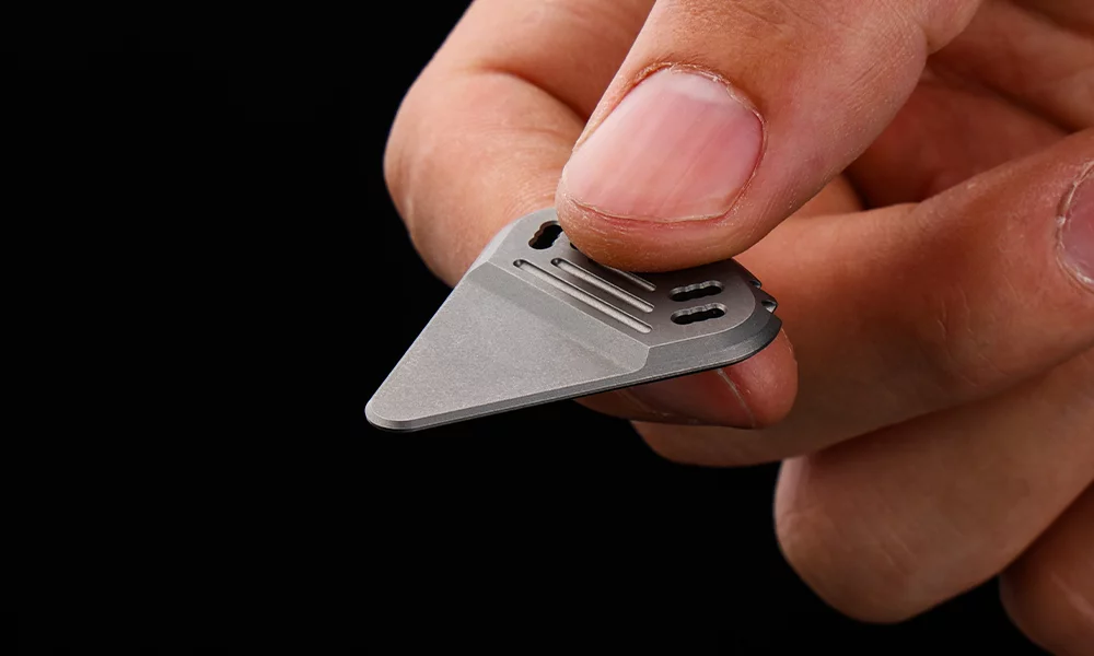 The ResoTi features tapered edges, a slim playing end and a chunky anti-slip grip