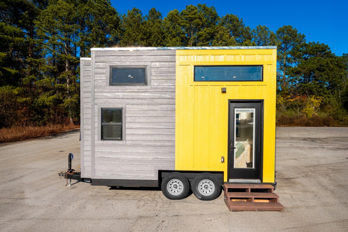 $39k tiny house fits full-time living into 16 ft length