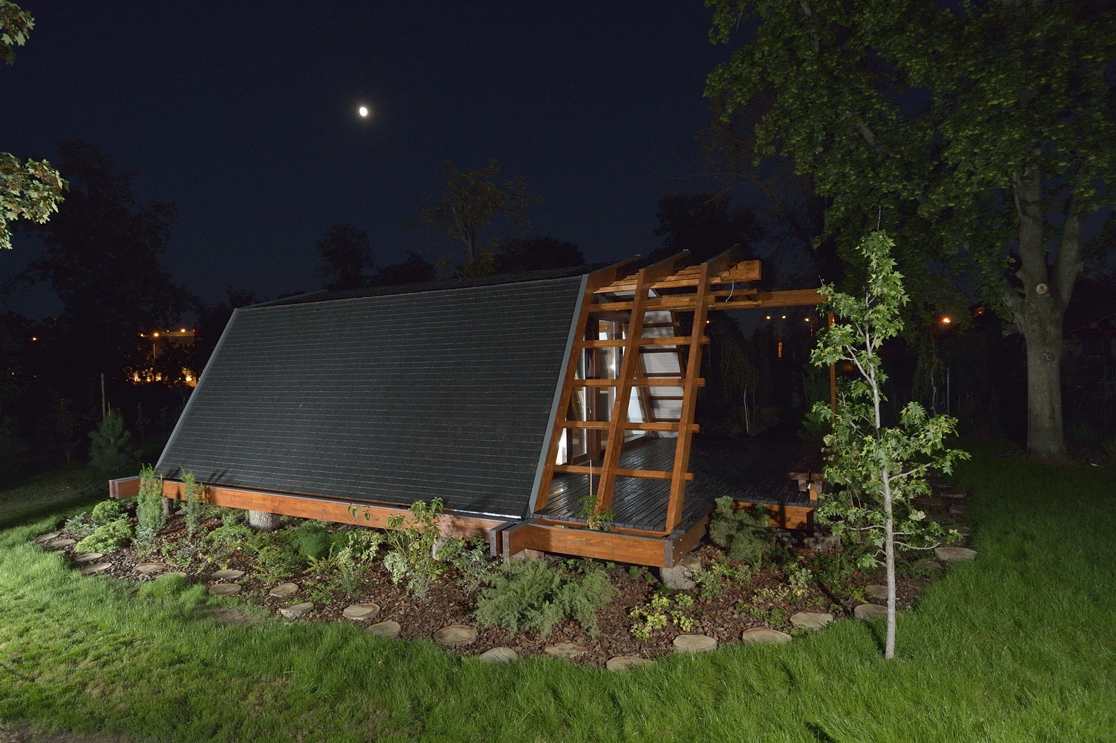 The houses are reportedly manufactured from 97 percent recycled materials, with wood being the primary material of choice