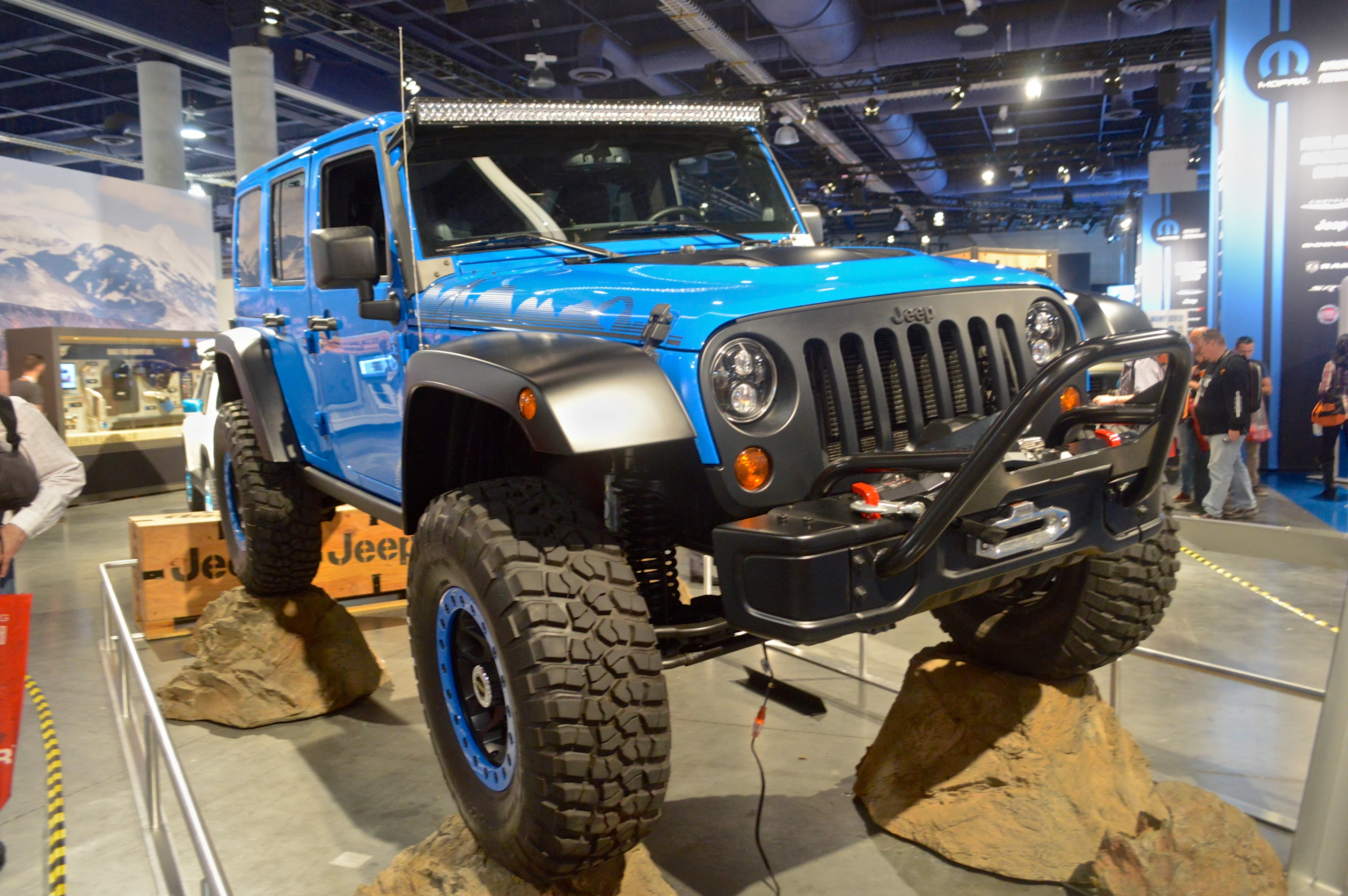 The Jeep Wrangler Maximum Performance greets the dirt with push-button locking axles, 4.88 gearing, a 4:1 Rock-Trac transfer case and other upgrades for serious off-roaders (Photo: C.C. Weiss/Gizmag)