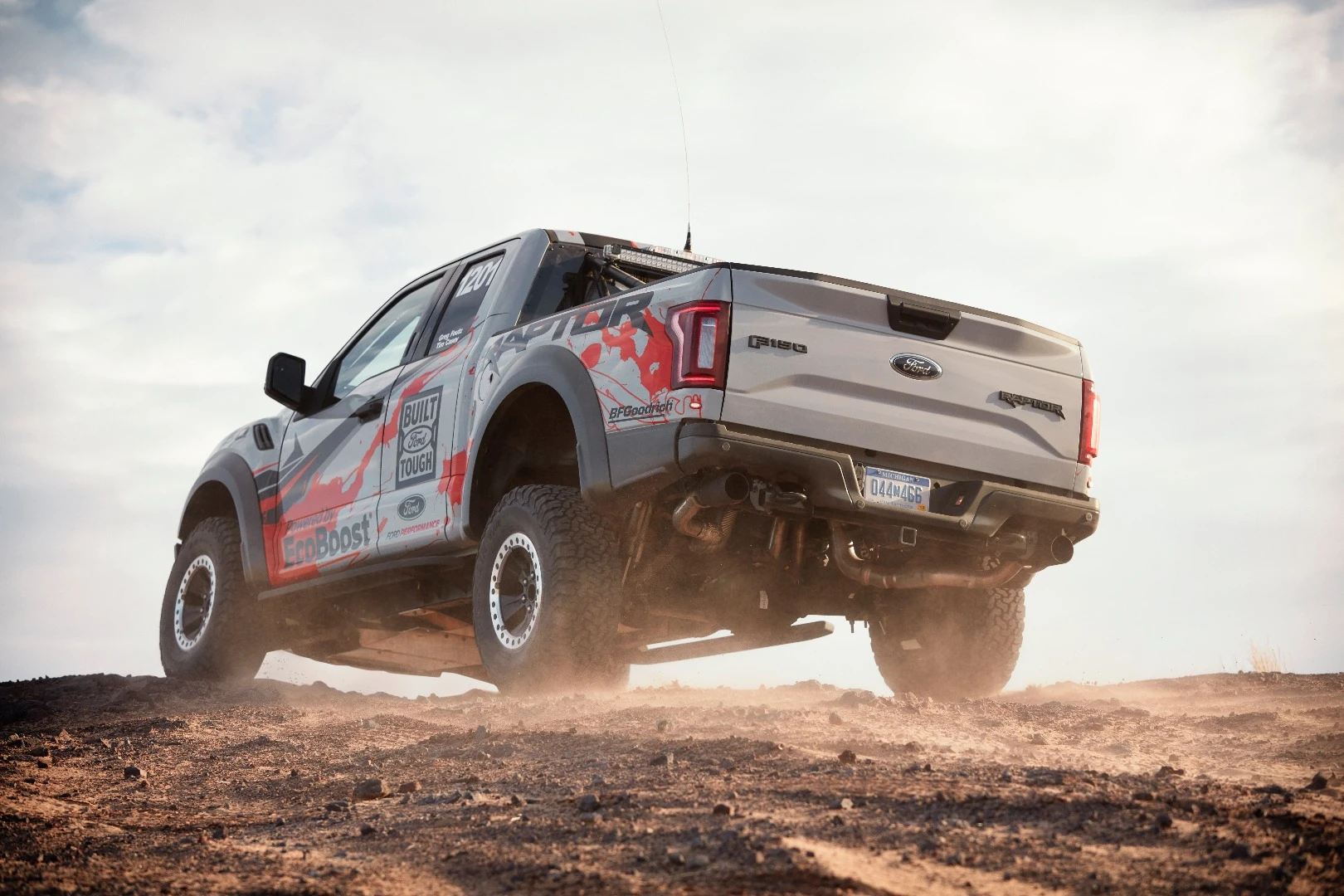 The chassis and motor are largely unchanged from the road-going Raptor's setup