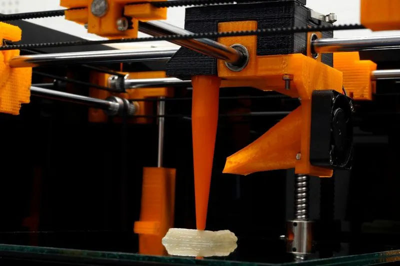 Materials the MM1 is capable of printing include ceramic, Play-Doh, batter, rubber, plastics and conductive material