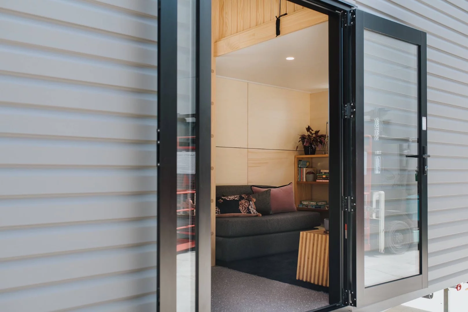 La Sombra Tiny House has a glazed door