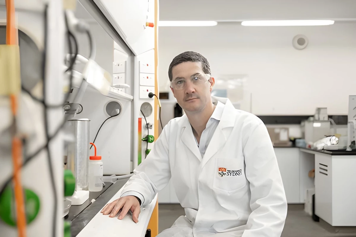Richard Payne from the University of Sydney is the senior author on a study that might lead to the development of an entirely new class of drugs to combat antibiotic-resistant bacteria 
